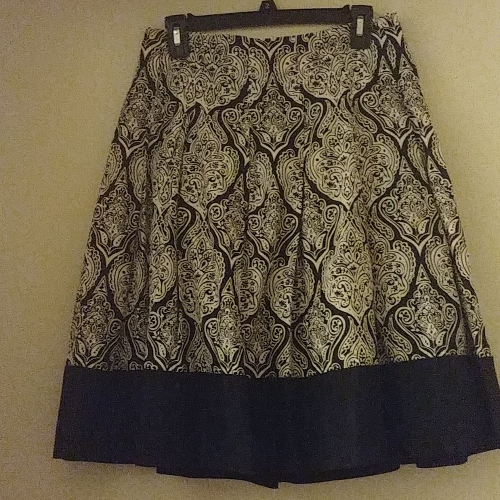 Lined black & white apt. 9 skirt